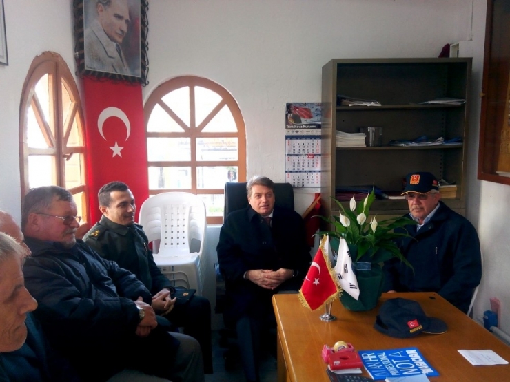 Kaymakam Karahan Ve Jandarma Komutanı Kızıltan Gazilerle Buluştu