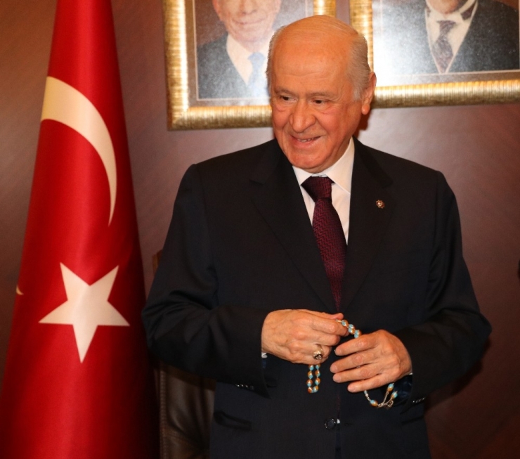 Bahçeli’ye Tepside Halka Tatlı