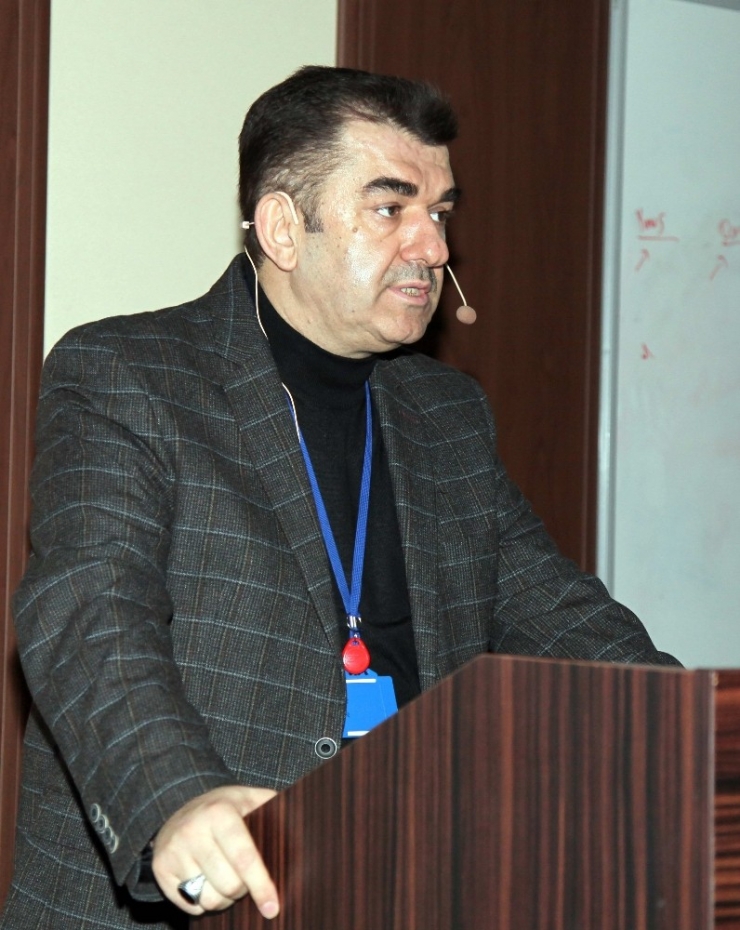 Prof. Dr. Yıldırım’dan “Her Hasta Bir Hikayedir” Konferansı