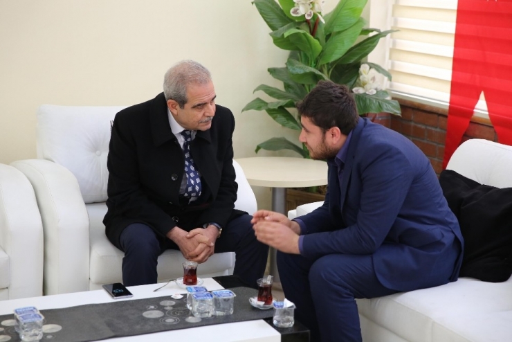 Başkan Demirkol, Halk Gününde Vatandaşlarla Görüştü