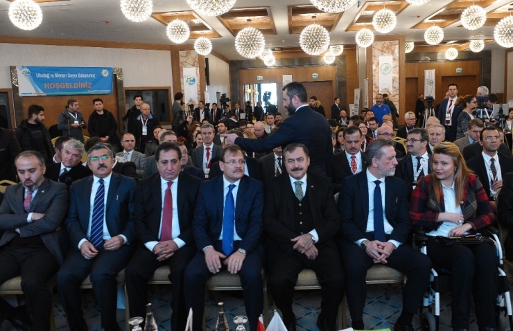 Eroğlu: “Uludağ’a Bol Para Harcayan Turistleri Çekmeliyiz”