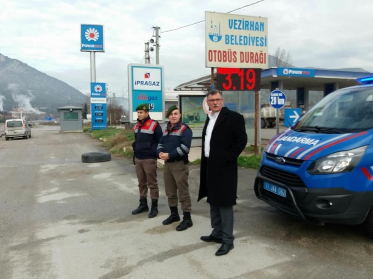 Başkan Duymuş, Jandarma Tarafından Yapılan Yol Uygulamasını İnceledi