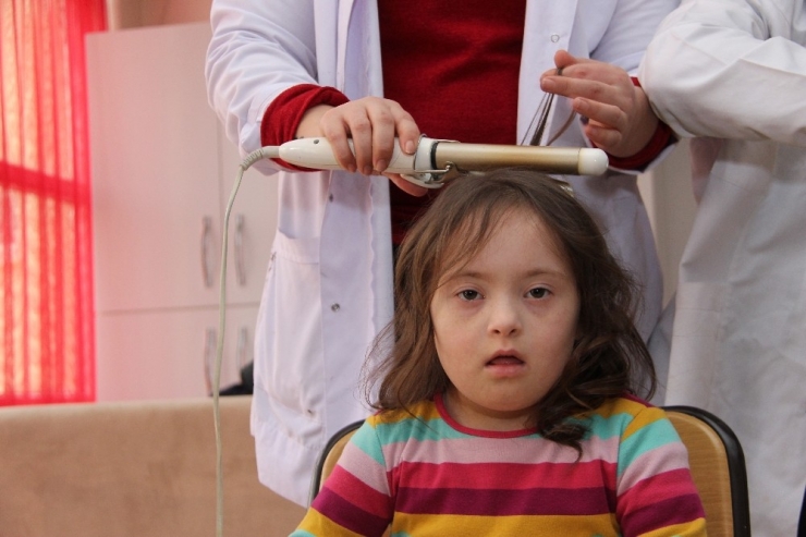 Özel Öğrencilerin Saç Bakımı Sevinci