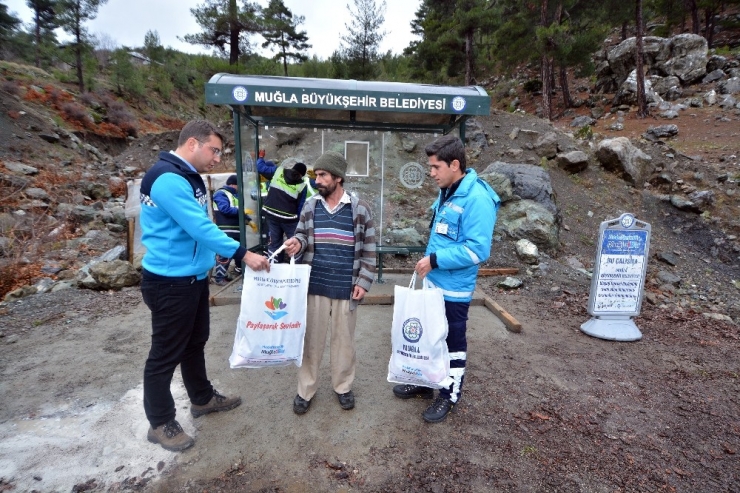 Çocuklar Üşemesin Diye