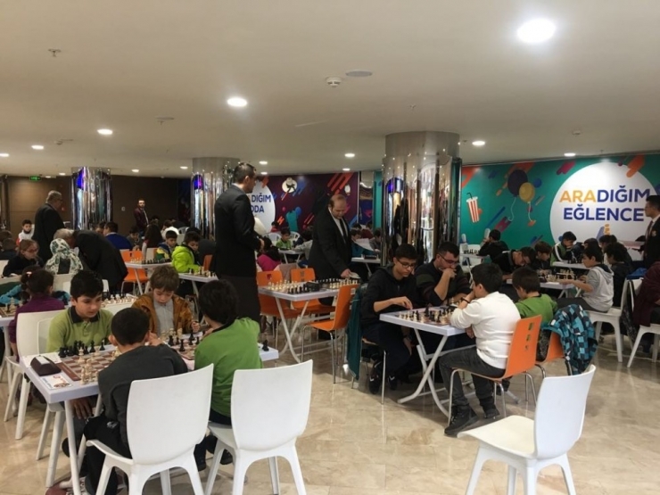 Satranç Yarışması Nissara Avm’de Düzenleniyor