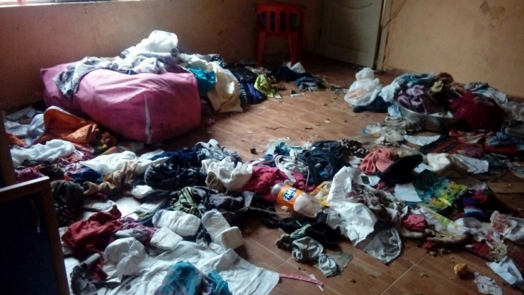 Çöp Evde 9 Kişi Yaşıyor