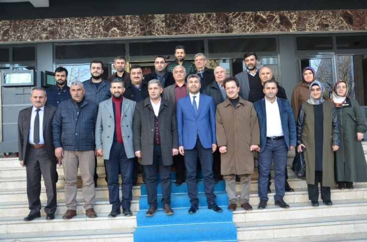Ak Parti Yeşilyurt İlçe Başkanı Yalçınkaya Mazbatasını Aldı