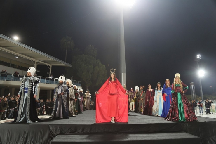 Osmanlı Saray Esvapları Hipodromda Sergilendi