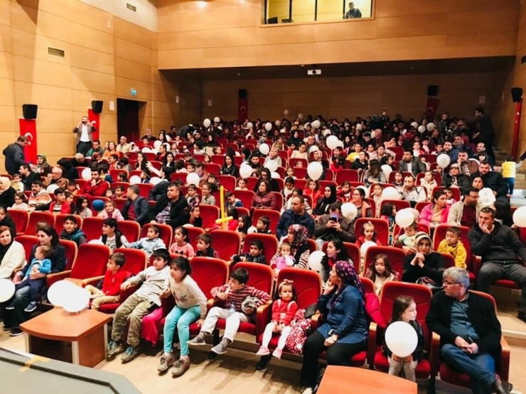 Kozan Eğitim Bir Sen’den Çocuklara Tiyatro Etkinliği
