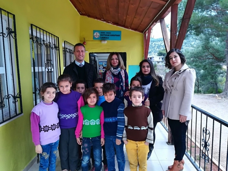 Kozan’da Halk Eğitimden Öğrencilere Giyecek Yardımı