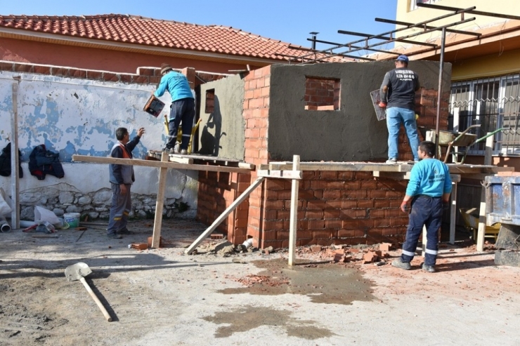 Alaşehir Belediyesinin Eğitime Desteği Sürüyor