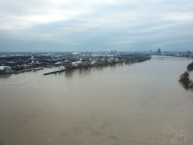 Almanya’da Ren Nehri Taştı