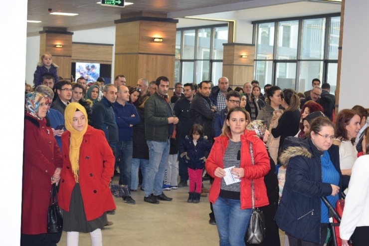 Kayıt Yeterlilik Sınavına Büyük İlgi