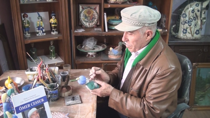 Çiniye Gönül Veren Bir Usta