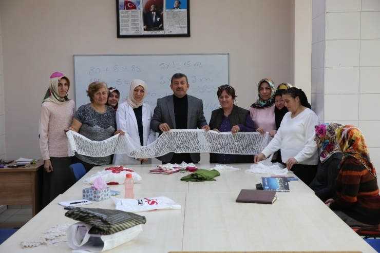 Darıcalı Kadınlardan Belediyenin Kurslarına Yoğun İlgi