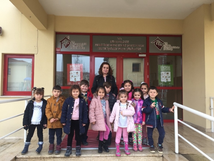 Minik Öğrenciler Bir Araya Geldi