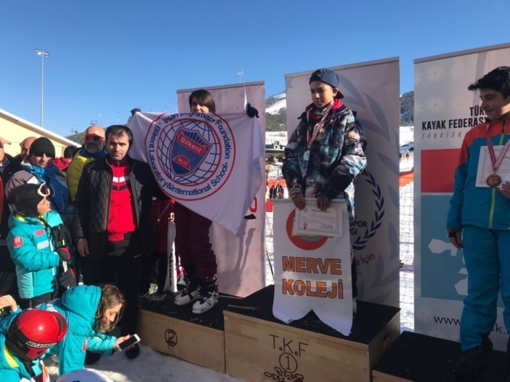 Kayağın Kalbi Erzurum’da Attı