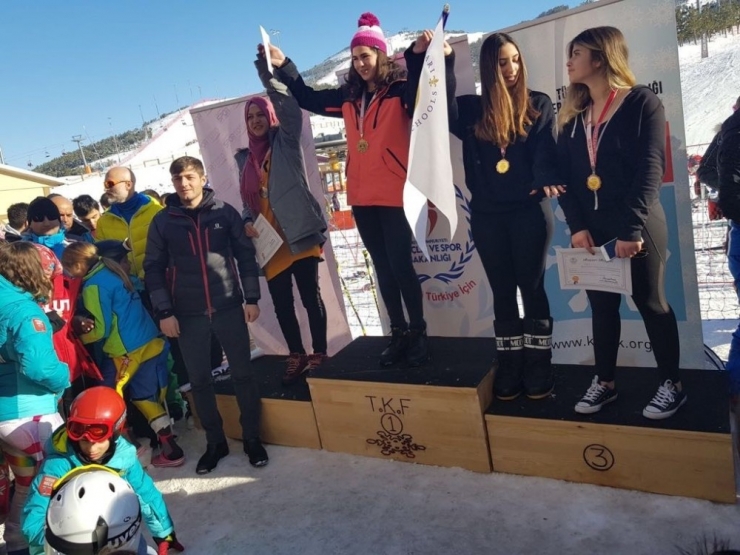 Kayağın Kalbi Erzurum’da Attı