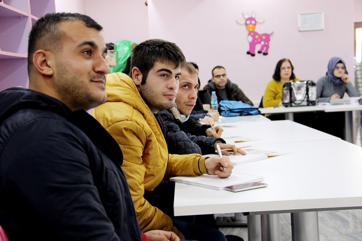 Engelli Adaylar Sınava Hazırlanıyor