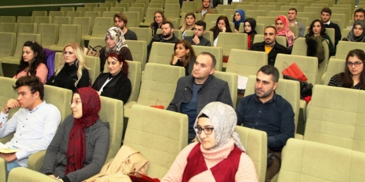 Yazarlık Atölyesi’nde Dersler Başladı