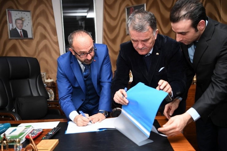 Kartepe Belediyesi Ve Bem Bir-sen Memurlar İçin İmza Attı