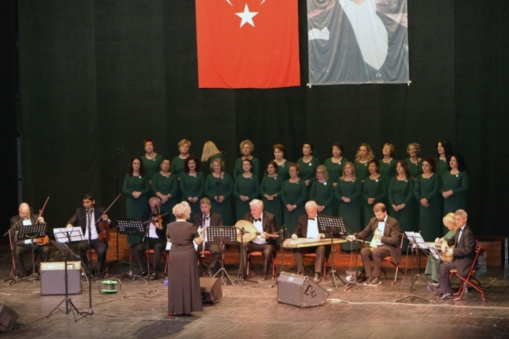 Büyükşehir’den Bayanlar Türk Müziği Topluluğu Konseri