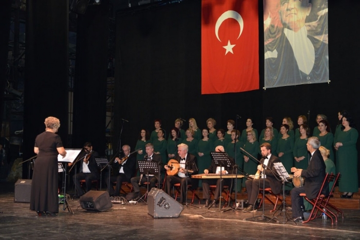Büyükşehir’den Bayanlar Türk Müziği Topluluğu Konseri