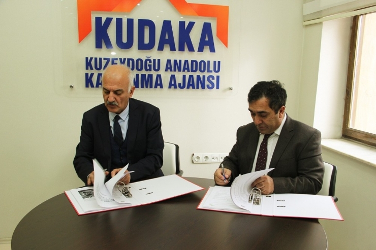 Kudaka Desteğiyle Tortum Gölü’ne Cam Teras Yapılıyor