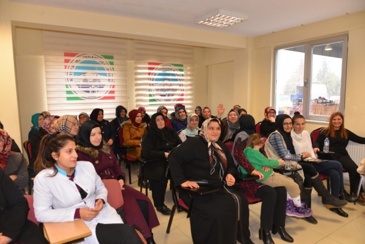 Mel-mek Kursiyerlerine ’Evlilik Öncesi Eğitim Semineri’ Verildi