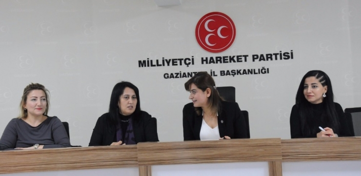Mhp Kadın Kollarının Yeni Yönetimi Toplandı