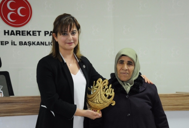 Mhp Kadın Kollarının Yeni Yönetimi Toplandı