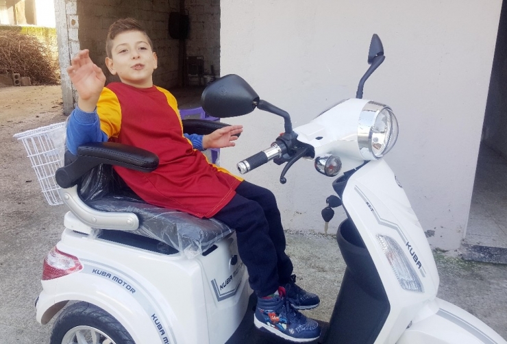 Küçük Mert Ali’ye Çifte Mutluluk