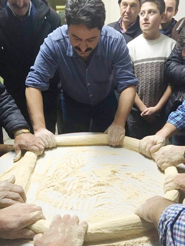 Başkan Kalın Değişörenlilerle ’Çekme Helva’ Yaptı