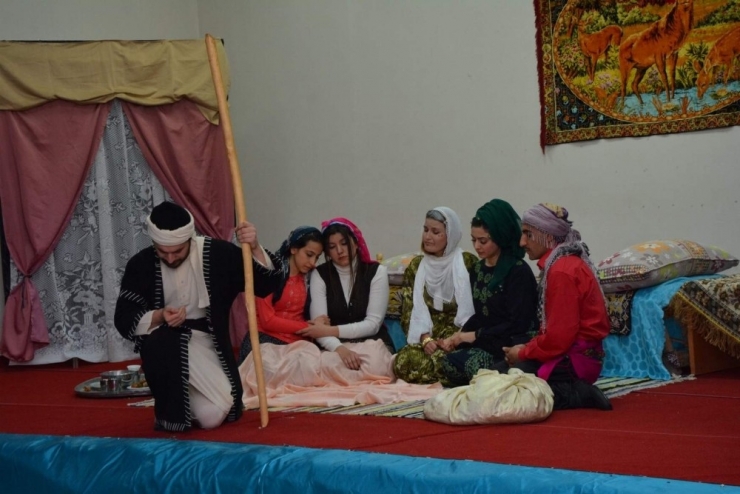 Pervari’de Tiyatroya Yoğun İlgi