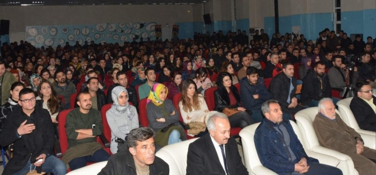 Pervari’de Tiyatroya Yoğun İlgi