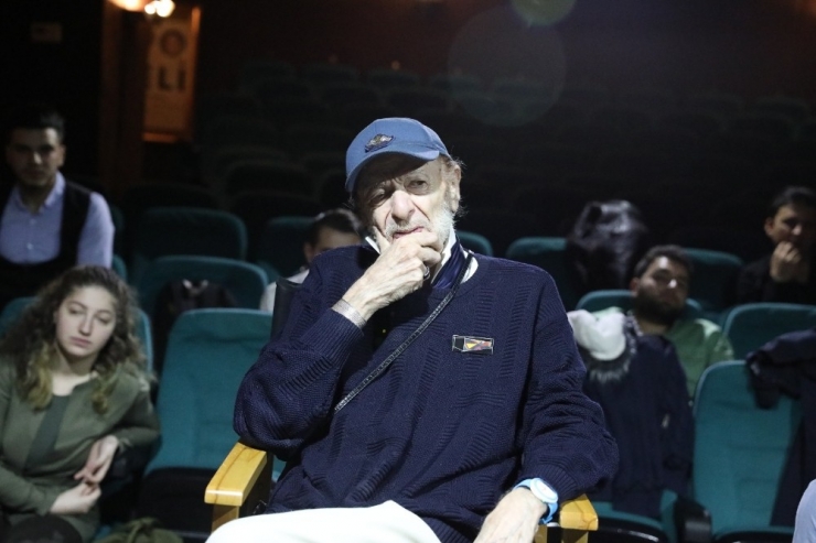 Duayen Oyuncu, 10 Bin Kişiye Ücretsiz Oyunculuk Eğitimi Verecek