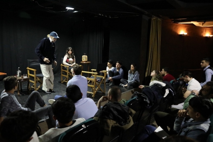 Duayen Oyuncu, 10 Bin Kişiye Ücretsiz Oyunculuk Eğitimi Verecek