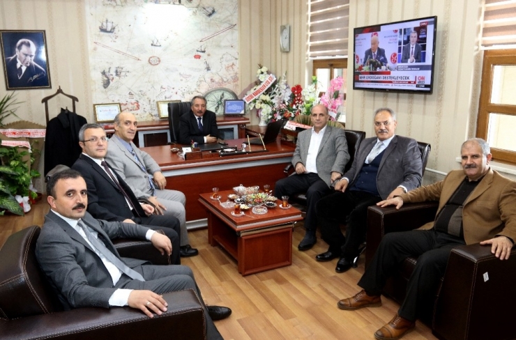 Aiçü’de Rektör Yardımcılığı Görevine Prof. Dr. Faruk Kaya Atandı