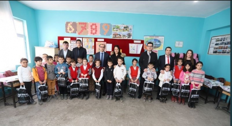 İstanbul’dan Çukurcalı Çocuklara Hediye