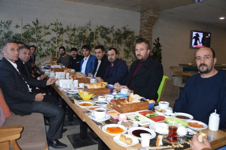 Başkan Tekin Gazetecilerle Bir Araya Geldi