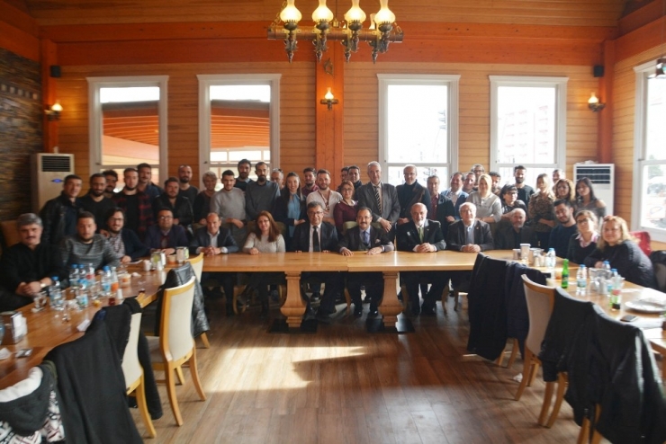 Başkan Cahan Gazetecilerle Bir Araya Geldi