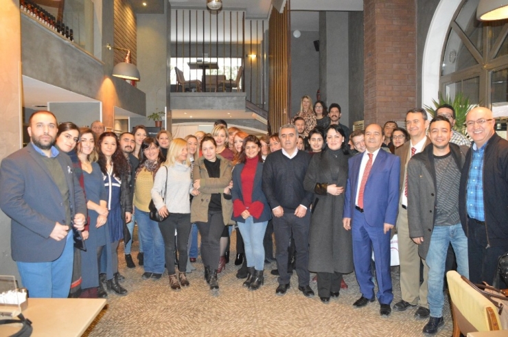 Özel Ümit, Gazetecileri Unutmadı