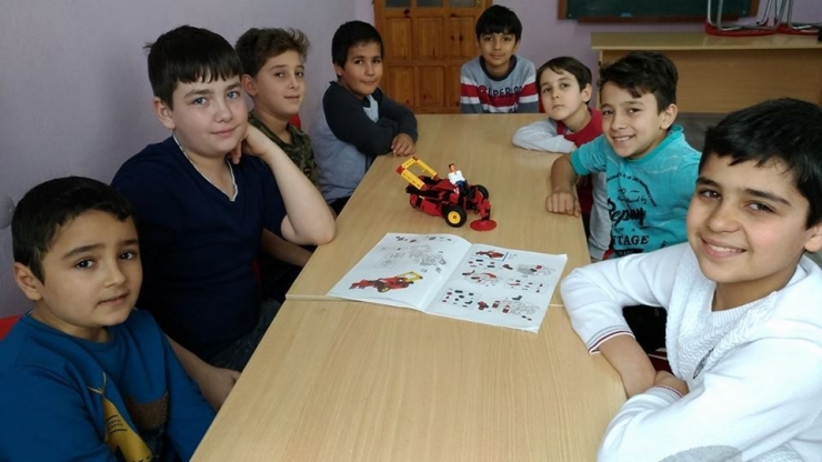 Simav’daki Gençlik Merkezi’nde “Akıl Ve Zeka Oyunları” Dersi