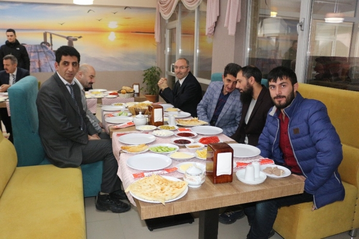 Vali Elban Basın Mensupları İle Bir Araya Geldi