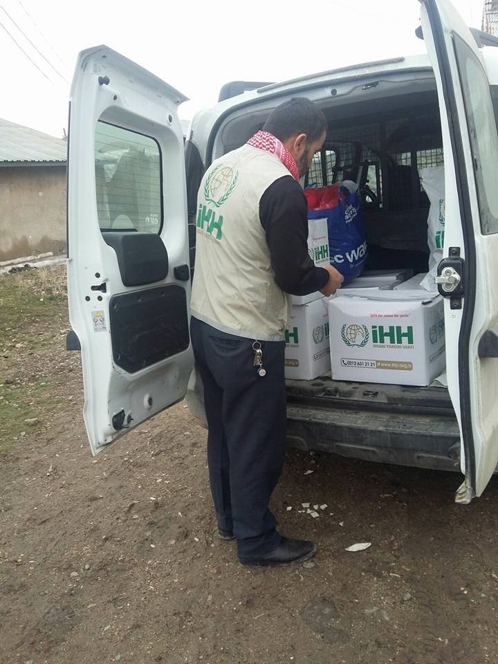 Ağrı’da 50 Aileye Adım Eli