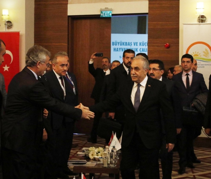 Bakan Fakıbaba: “Allah Aşkına Hoca Şeyiyle Çıkıyorsun, Milleti Yanlış Yönlendiriyorsun”