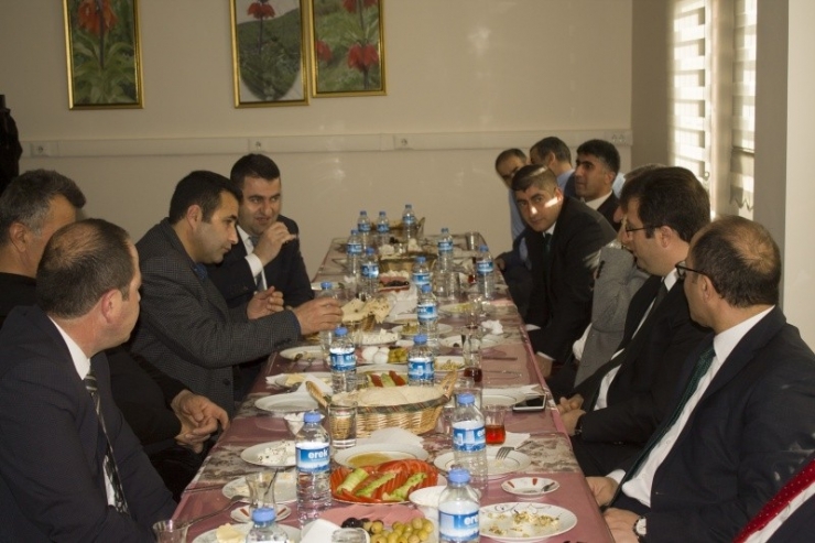 Müdür Durgun, Esnafla Bir Araya Geldi