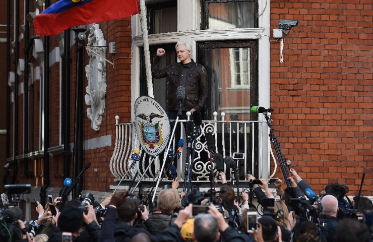 İngiltere Assange’a Diplomatik Statü Vermeyi Reddetti