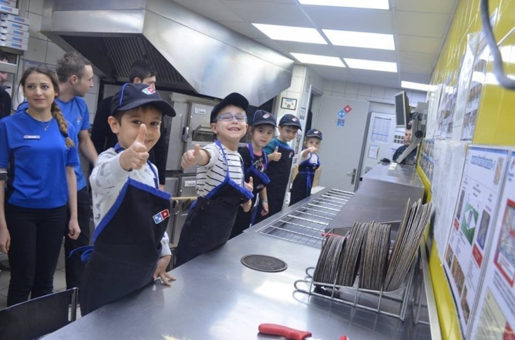 Minik Elleri İle Pizza Yaptılar