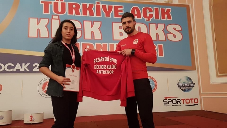 Başkan Yalçın’dan Başarılı Sporculara Destek